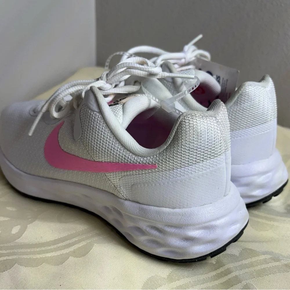 Nike revolution running